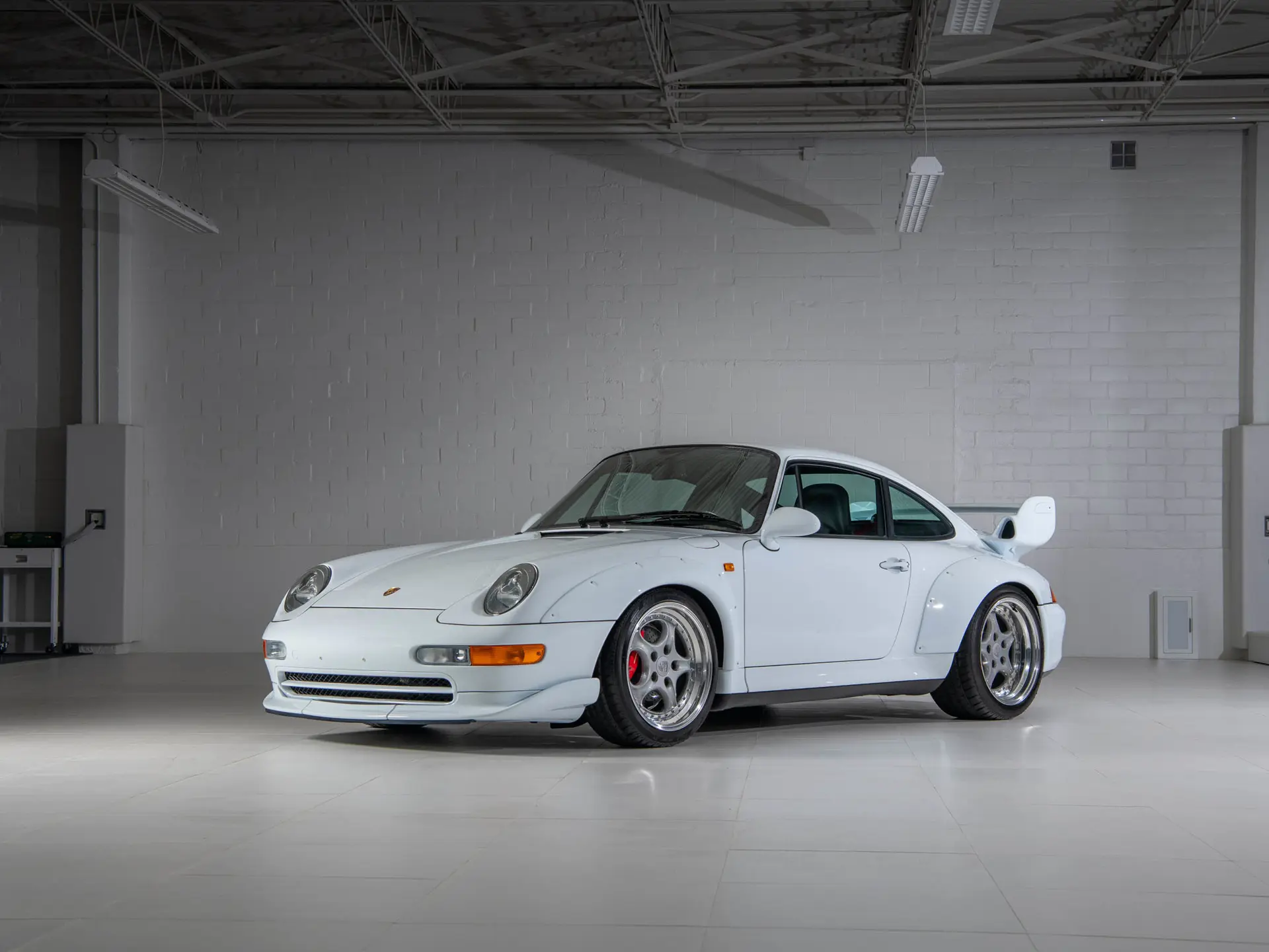 UT models Porsche 911 GT2 ホワイト 1997 Porsche 911 GT2 | The White Collection | RM Sotheby's