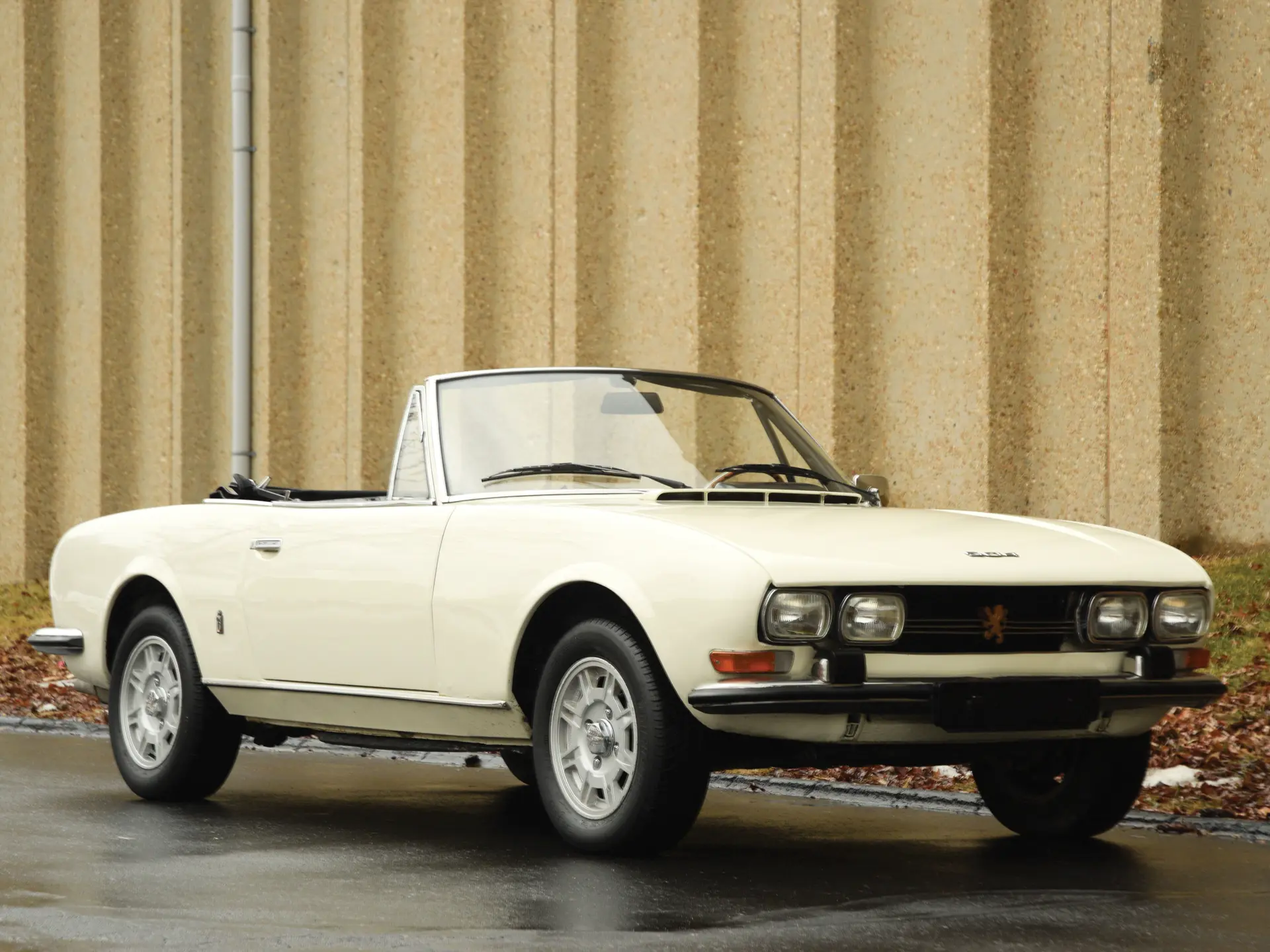 1973 Peugeot 504 | Fort Lauderdale 2015 | RM Sotheby's