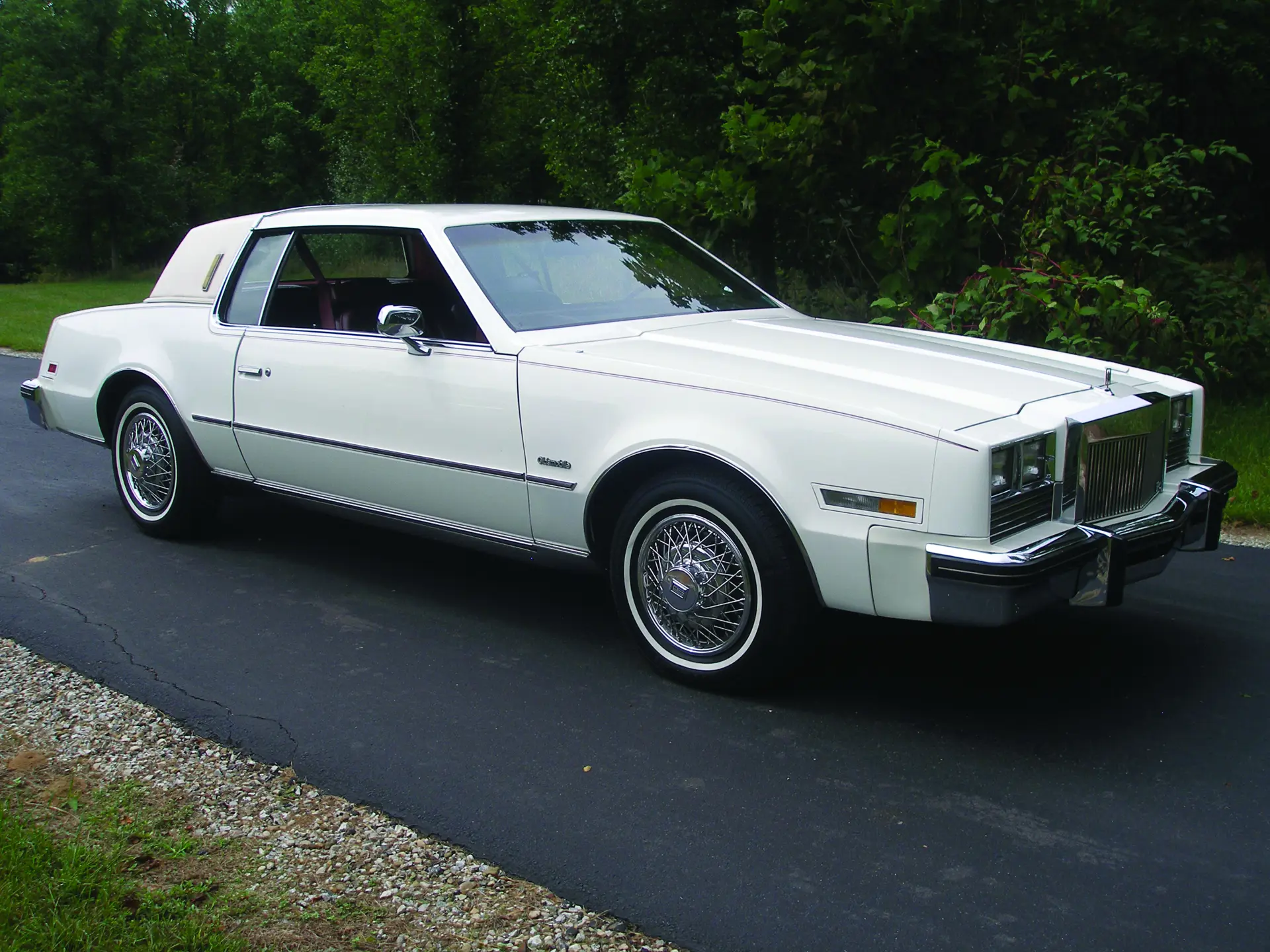 Ancienne Oldsmobile Toronado Miniature Old Tin Toy Latta – échelle 1:18, Voiture Ancienne En état D'occasion