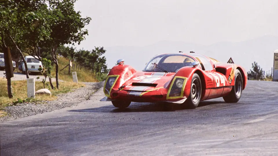 1967 Mugello: Chassis no. 906-115 at speed on the circuito del Mugello in July of 1967.