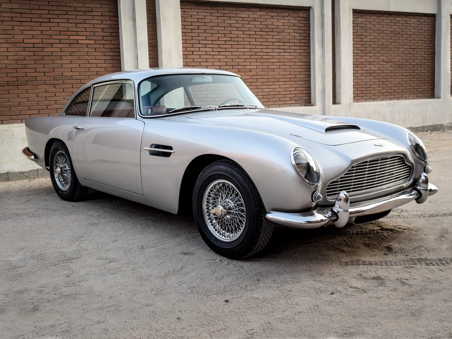 Aston Martin AM 310 & DB5 モデルセット Aston Martin AM 310 & DB5 モデルセット $_57.JPG?set_id