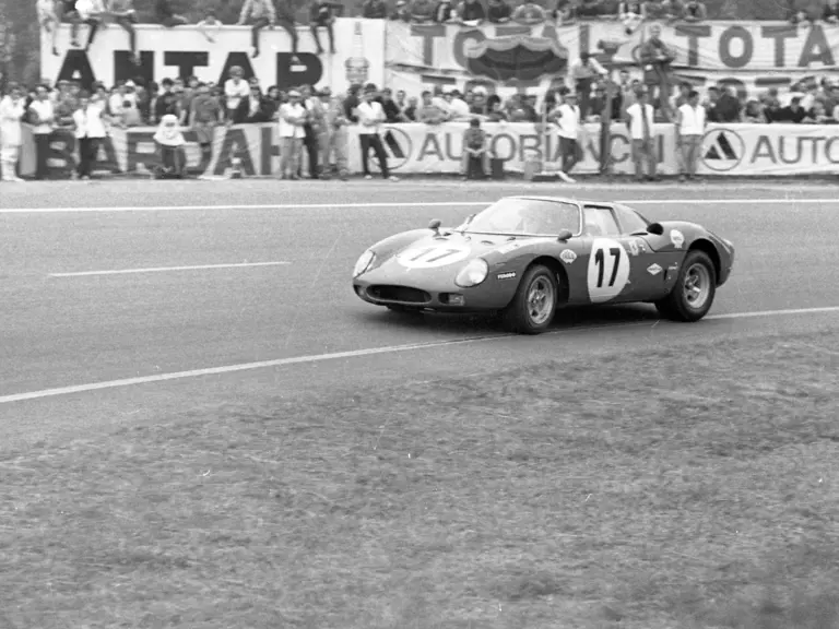 Chassis no. 5893 at the 1969 24 Hours of Le Mans.
