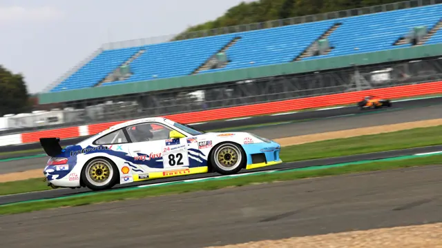 TAISAN Porsche ９１１GT3R  Ｌｅ　ｍａｎｓ２０００ 2000 PORSCHE 911 GT3R 1:43 