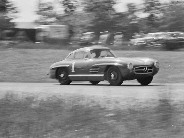 Chuck Wallace en route to victory at the 1956 Road America National Championships in the Class D&E Production race.