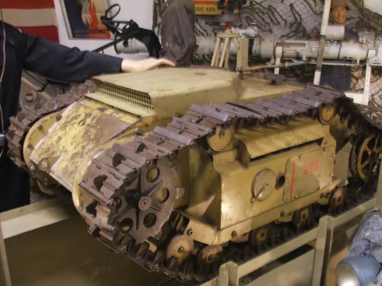 Leichte Ladungsträger Tracked Mine 'Beetle Tank,' 1944 | Auburn Fall ...