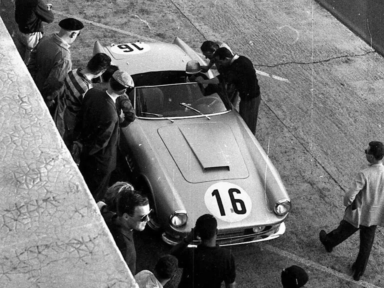 Bob Grossman’s California Spider during the 1959 24 Hours of Le Mans.
