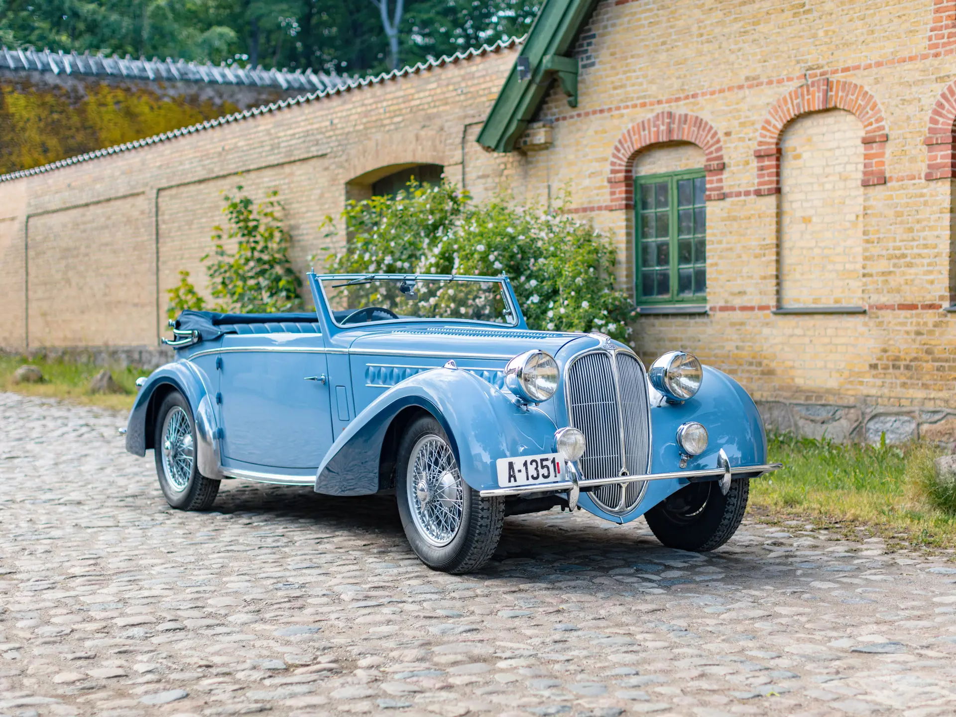 1938 Delahaye 135 M Cabriolet by Chapron | Monterey 2024 | RM
