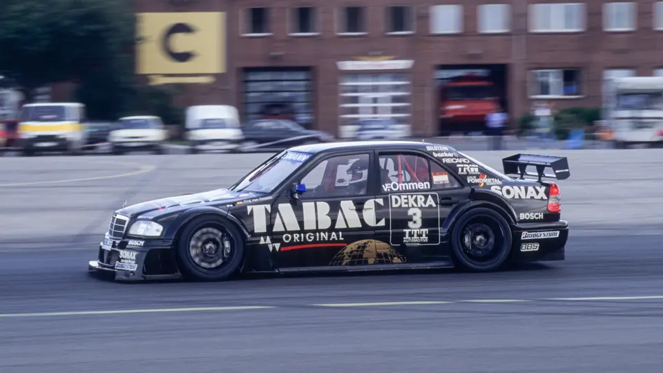 Jörg van Ommen drove the C-Klasse to 2nd place overall in the 1995 DTM Championship.
