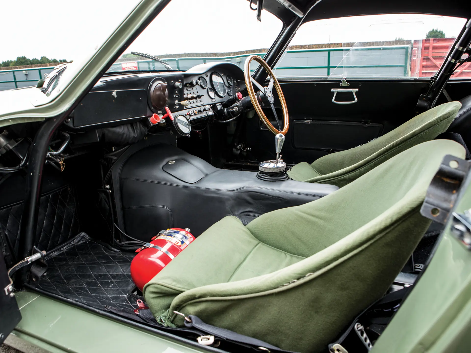 1963 Aston Martin DP215 Grand Touring Competition Prototype - imagen 6