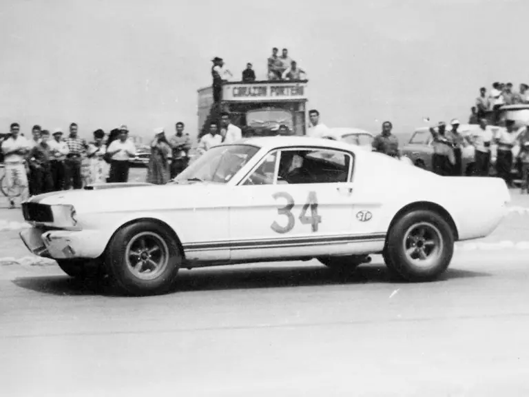 This GT350 R during its time competing in Peru.