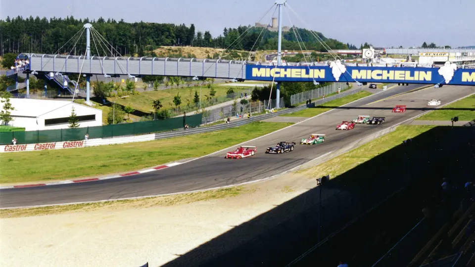 Chassis 23 captured in 3rd place after the start of the 1999 Nürburgring round of the SportsRacing World Cup.