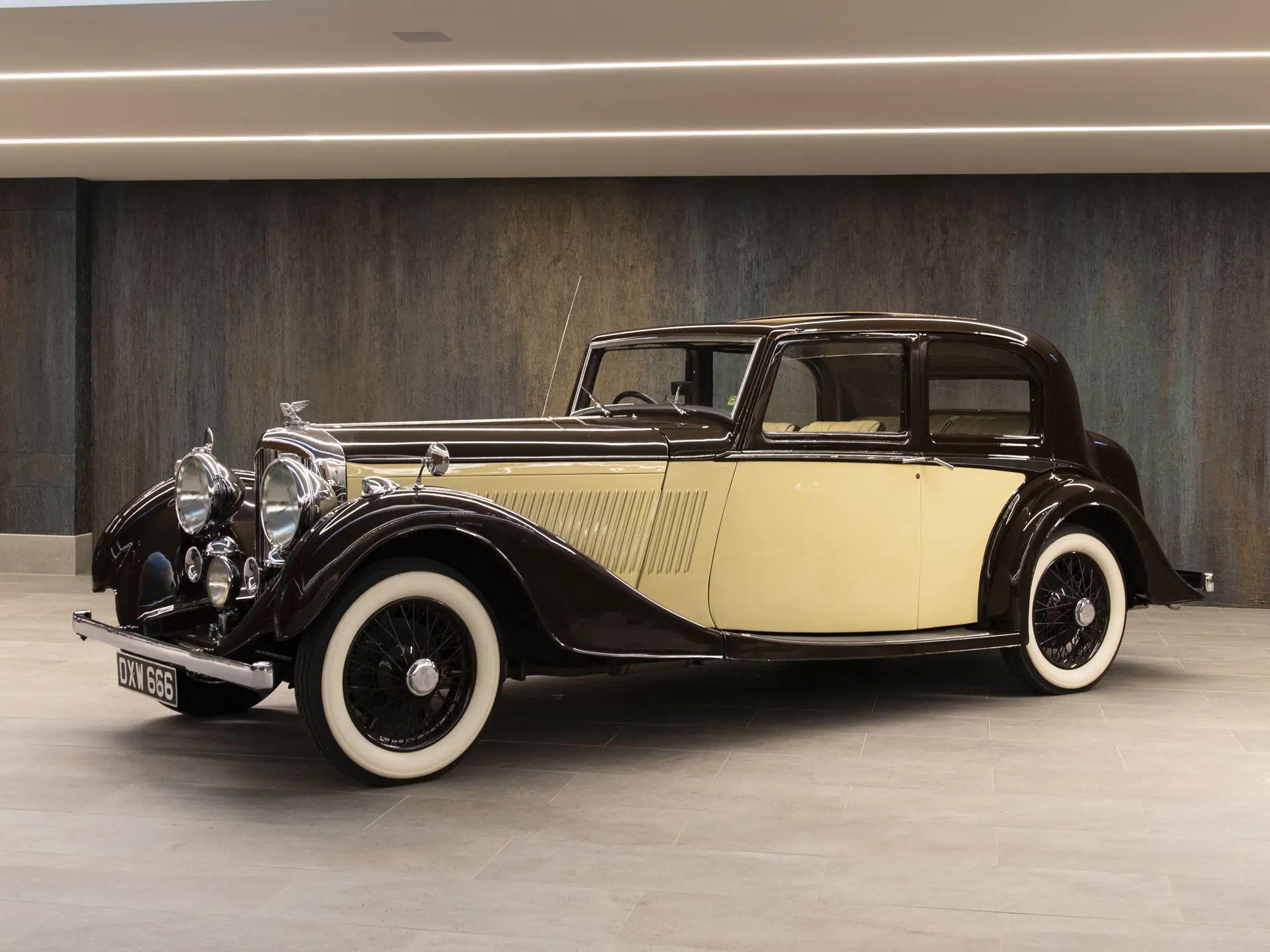1937 Bentley 4¼-Litre Pillarless Saloon by Vanden Plas | A Passion