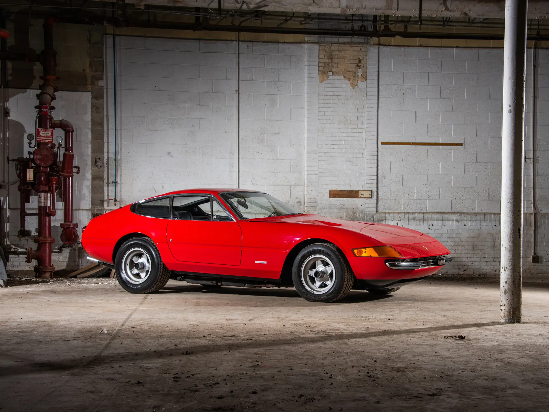 1972 Ferrari 365 GTB/4 Daytona Berlinetta by Scaglietti | Monterey