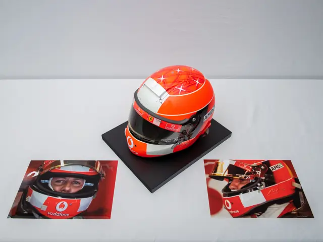 【フリマ初心者です】Schuberth M. Schumacher 865af1b753d7d1ccaee1180af9d78a