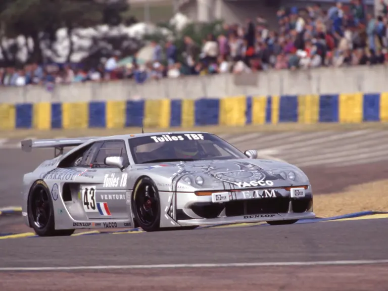 Chassis 003 is threaded through the Dunlop Chicane during the 1995 24 Hours of Le Mans.