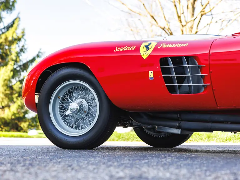 シモンズグランドセール 1955 Ferrari 410 Sport Spider by Scaglietti | Monterey 2024 BBR