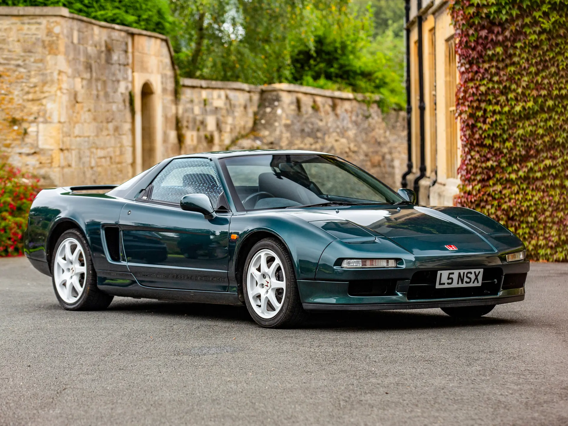 ホンダ NSX(NA1) LIMITED PRODUCTION This Street NSX is Always Ready for the Circuit | Bred To