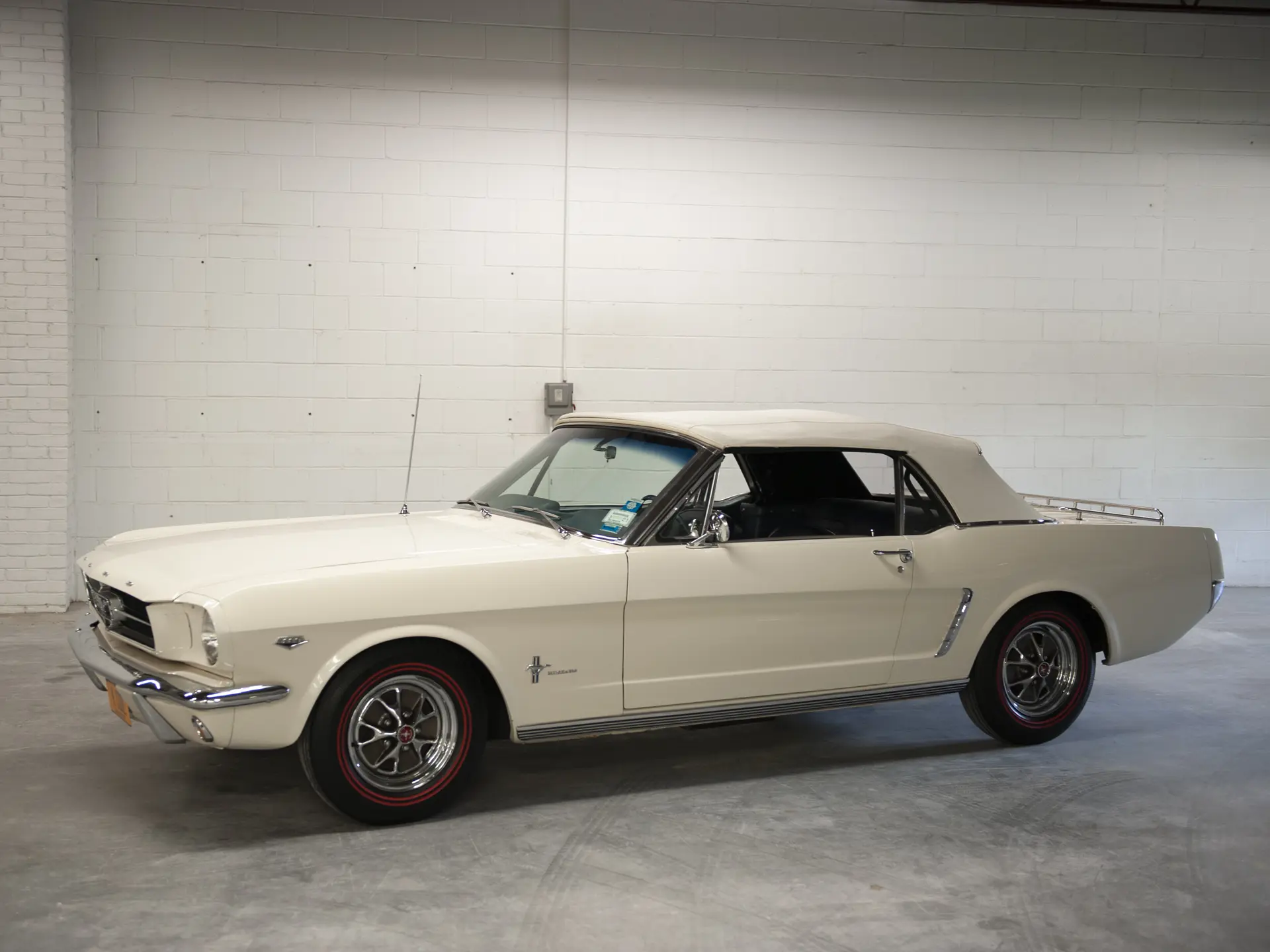 K。 1965 Ford 289/271HP V8 K CODE 4 SPD 2 DOOR COUPE Stock