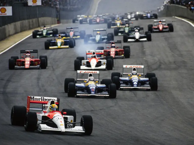 Ayrtona Senna leads the field at the 1991 Brazilian Grand Prix.