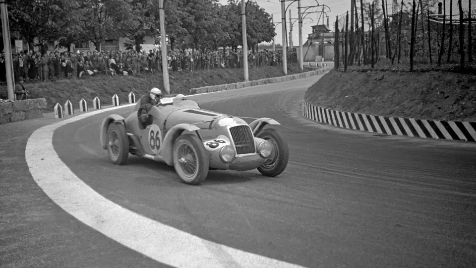 Chassis 51820 at the 1940 Mille Miglia.