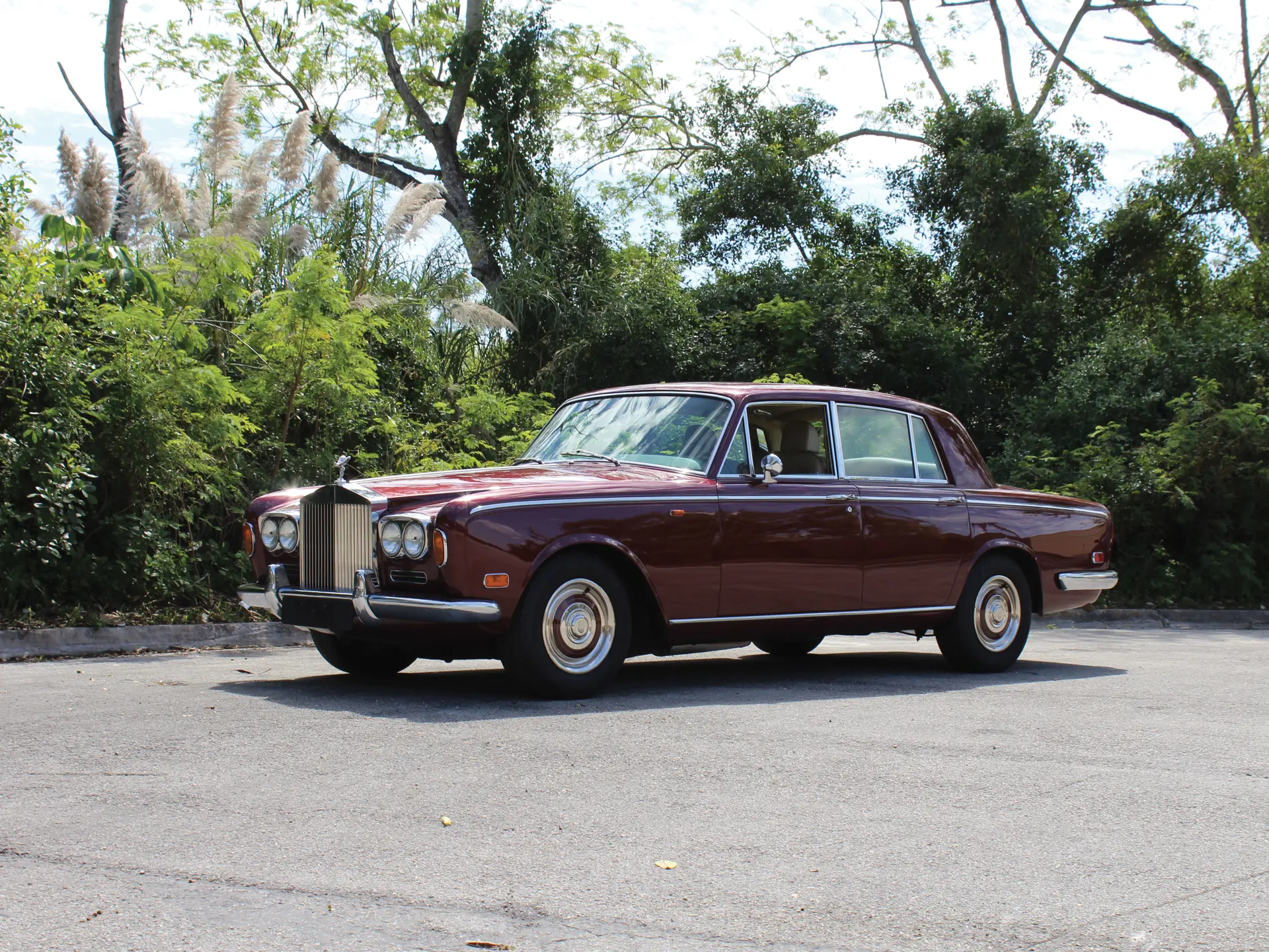 洋書 ROLLS ROYCE IN AMERICA Is There Such a Thing as a Cheap Rolls-Royce?