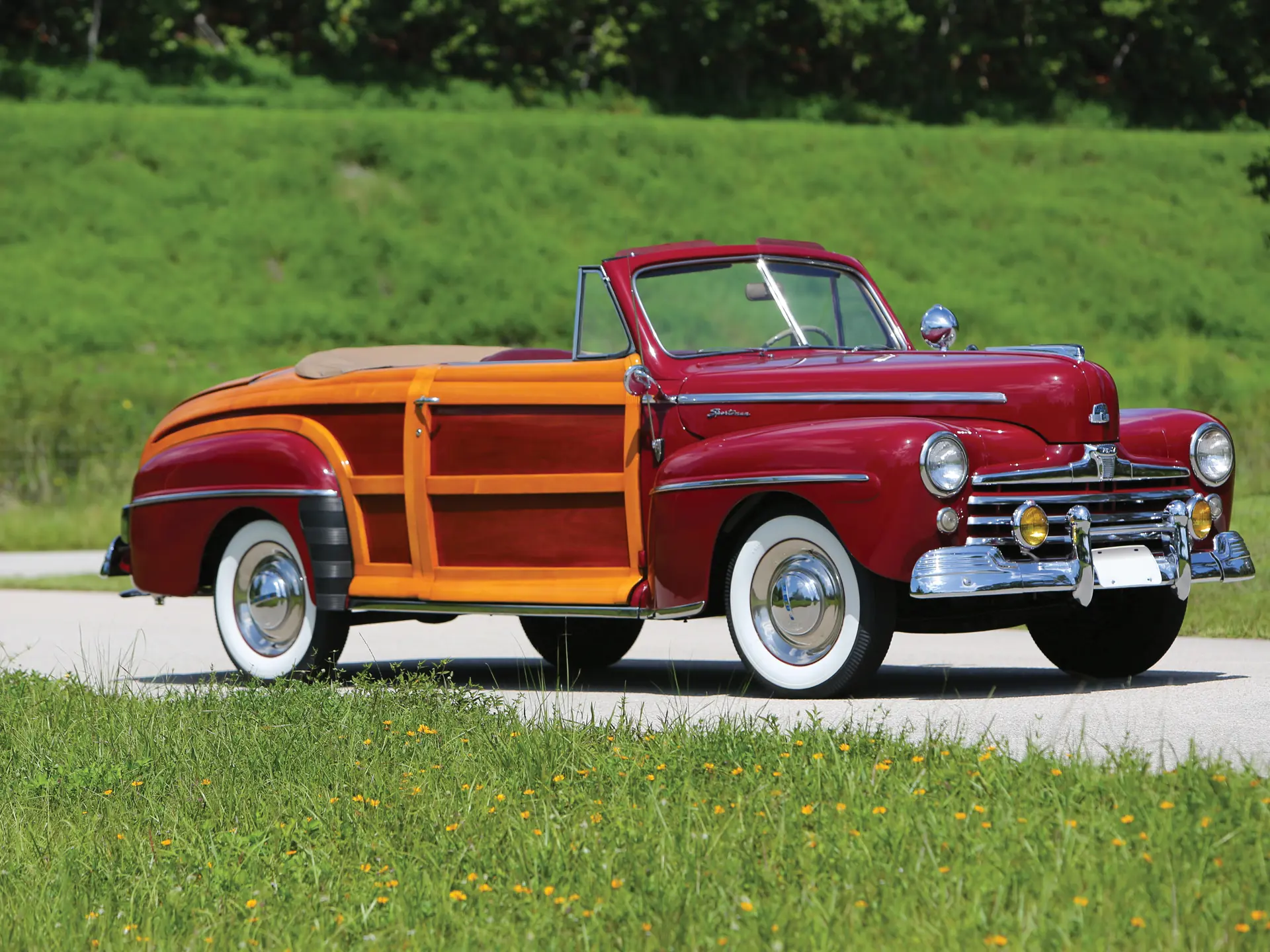 1947 Ford Super DeLuxe Sportsman Convertible | Hershey 2015 | RM