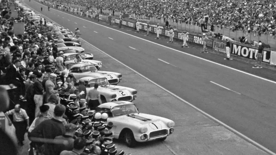 Drivers await the flag drop signaling the start of the 1960 24 Hours of Le Mans.