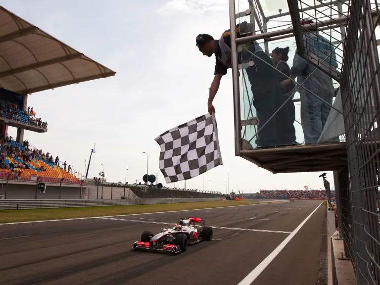 Istanbul Motor Park, Istanbul, Turkey
30th May 2010
Lewis Hamilton, McLaren MP4-25 Mercedes, 1st position, takes the chequered flag. Action. Finish.
World Copyright: Steve Etherington/LAT Photographic