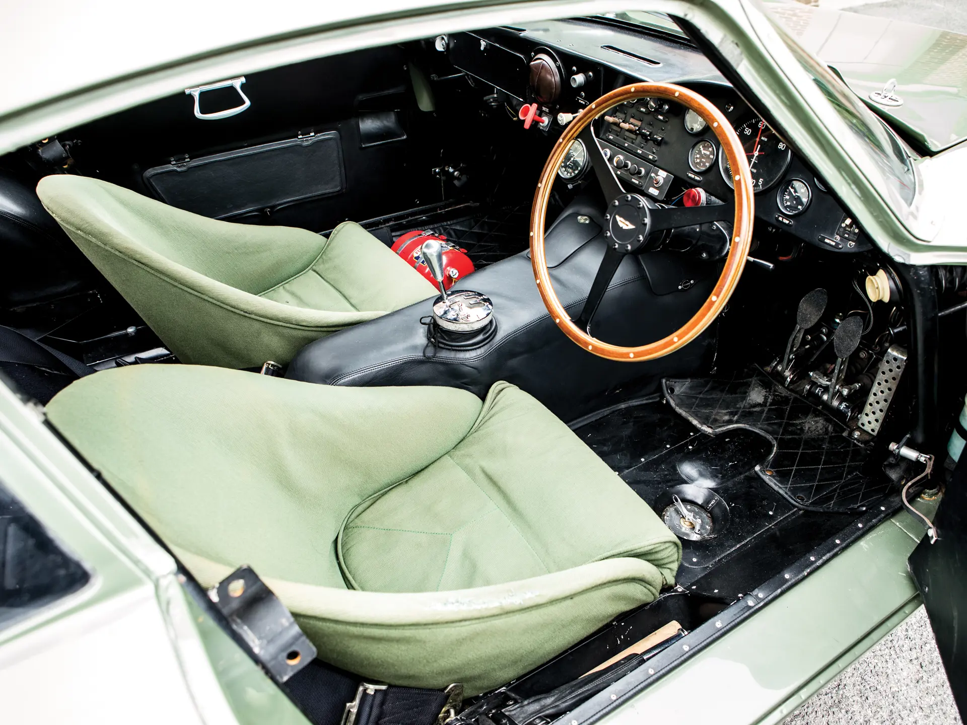 1963 Aston Martin DP215 Grand Touring Competition Prototype - imagen 3