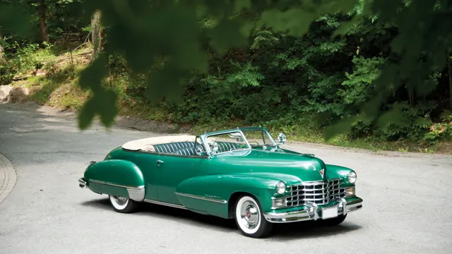 1947 Cadillac Series 62 オープンカー 134420 / 1947 Cadillac Series 62 - YouTube