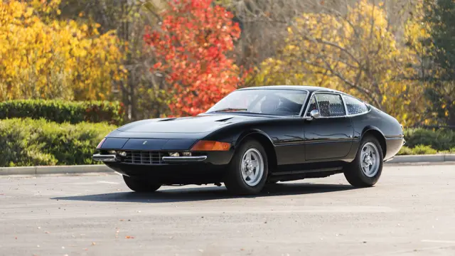 BBRモデル FERRARI 365 GTB4 Daytona 1/18 KYOSHO FERRARI 365 GTB4 DAYTONA COMPETIZIONE RACE CAR