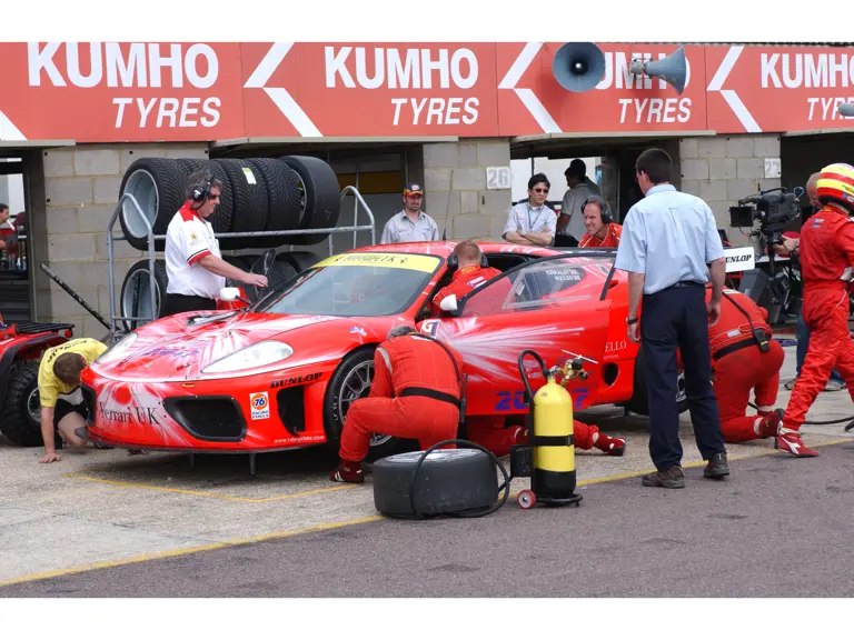 011 M as seen during the ninth round of the 2003 British GT Championship at Thruxton, where it placed second overall and second in class.