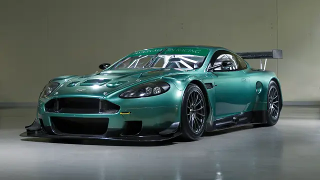 Aston Martin DBR9 'Launch Version' 2台セット