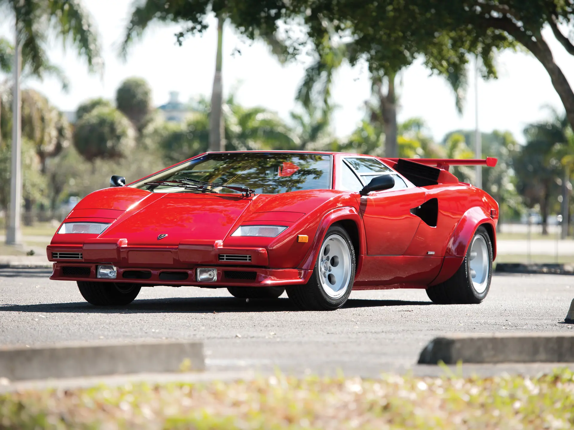 自動車 Lamborghini Countach 5000 quattrovalvole 1986 Lamborghini Countach 5000 Quattrovalvole by Bertone | Amelia
