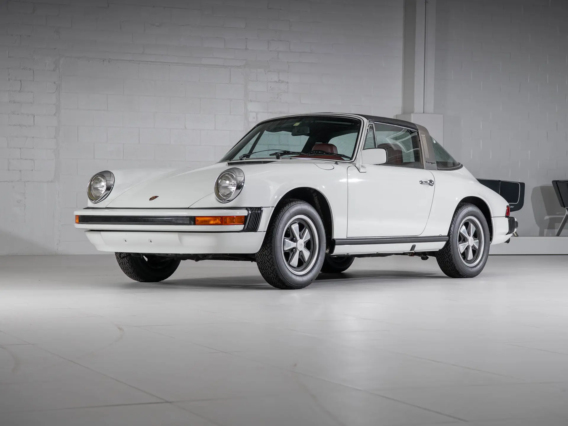 新同品／絶版【VISION】ポルシェ911 Carrera RSR 2.8 白赤 Amazon.co.jp: VISION 1/43 Porsche 911 Carrera RSR 2.8 1973