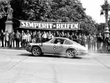 Joginder Singh behind the wheel of the 911 S during the 1969 Internationale Semperit Rally.