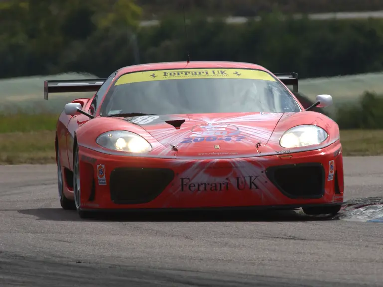 011 M as seen during the ninth round of the 2003 British GT Championship at Thruxton, where it placed second overall and second in class.