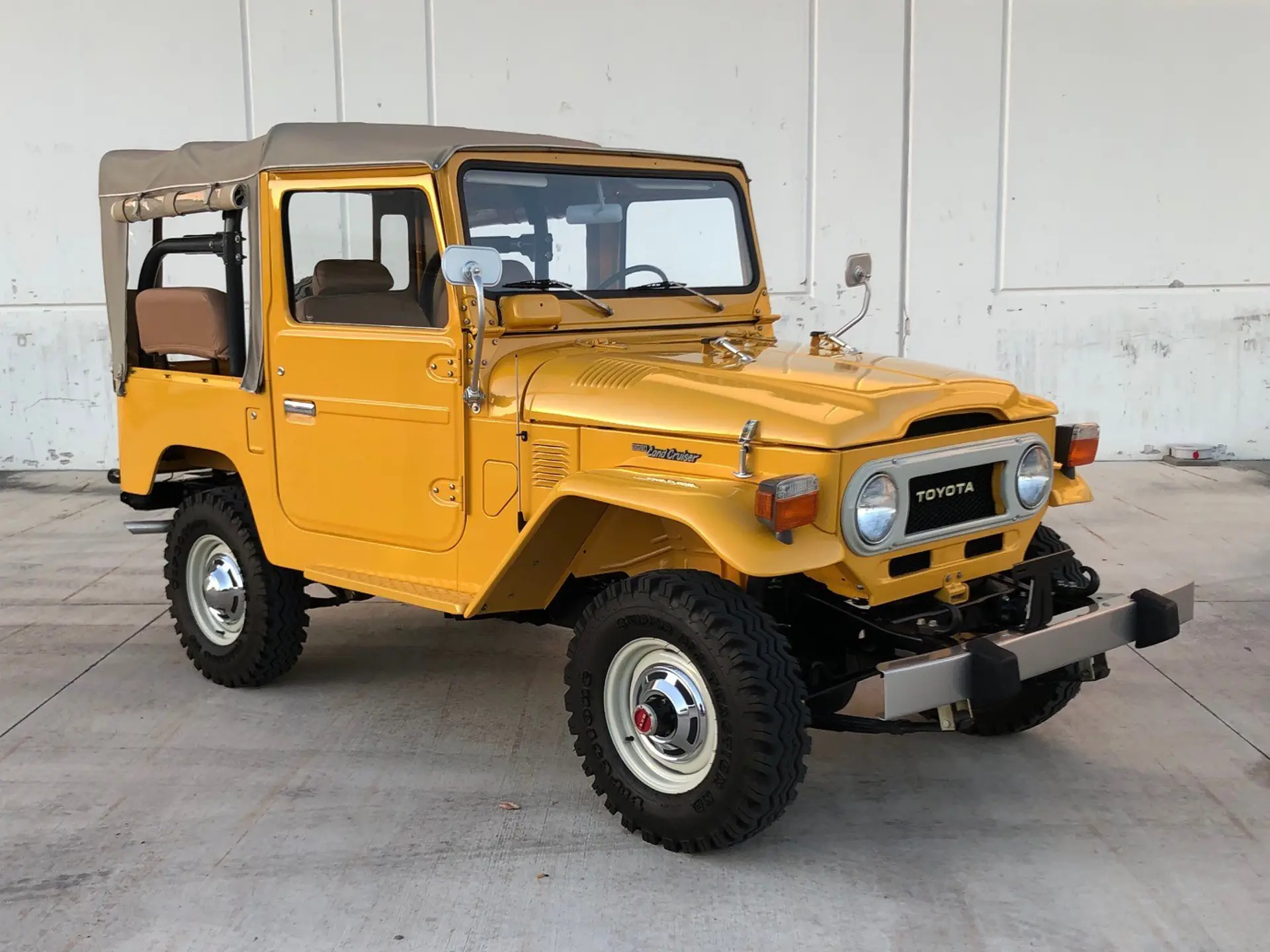 1978 Toyota FJ40 Land Cruiser | Palm Beach 2020 | RM Sotheby's