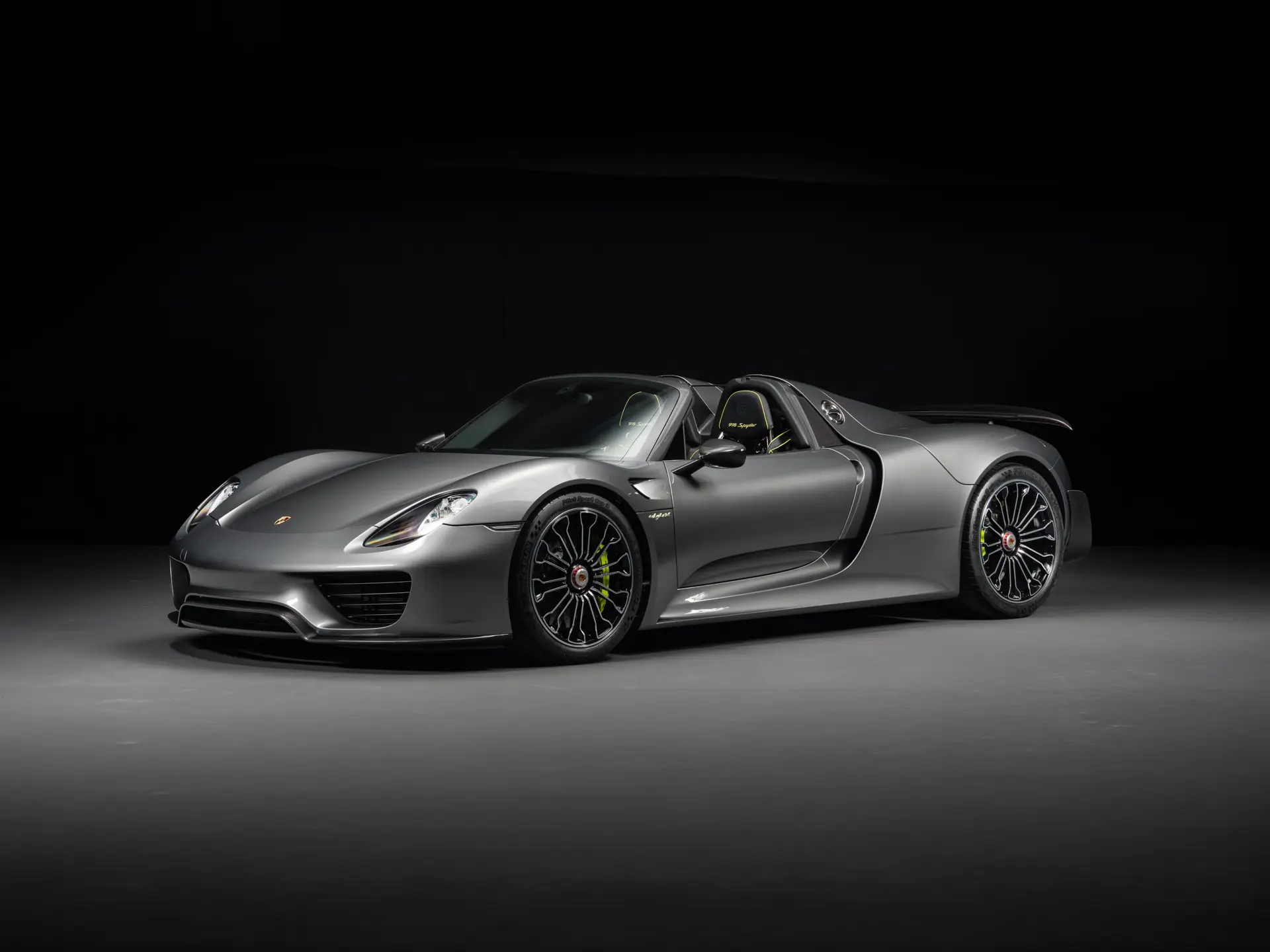 2015 Porsche 918 'Weissach' Spyder | Abu Dhabi | RM Sotheby's
