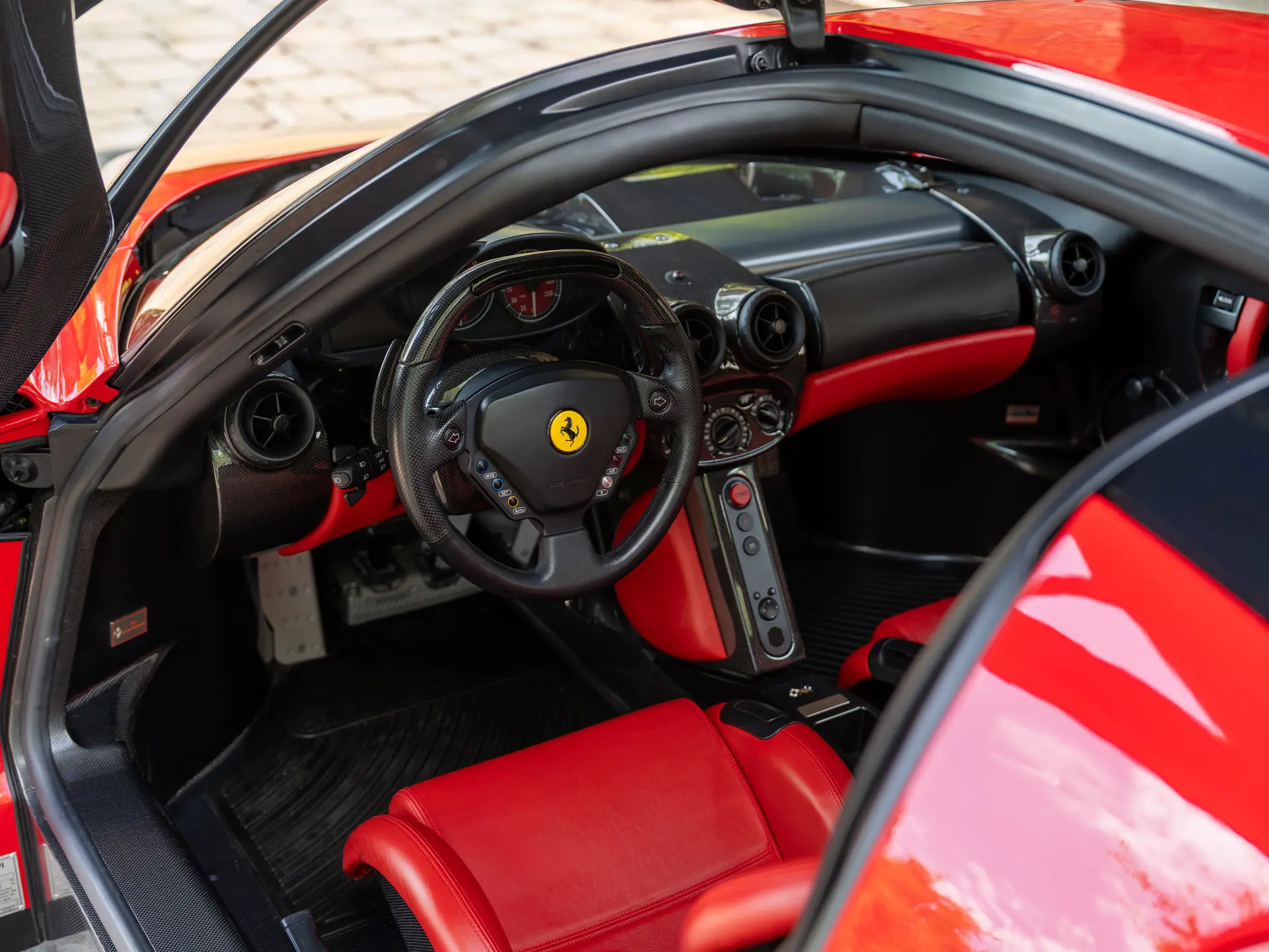 2003 Ferrari Enzo - imagen 3