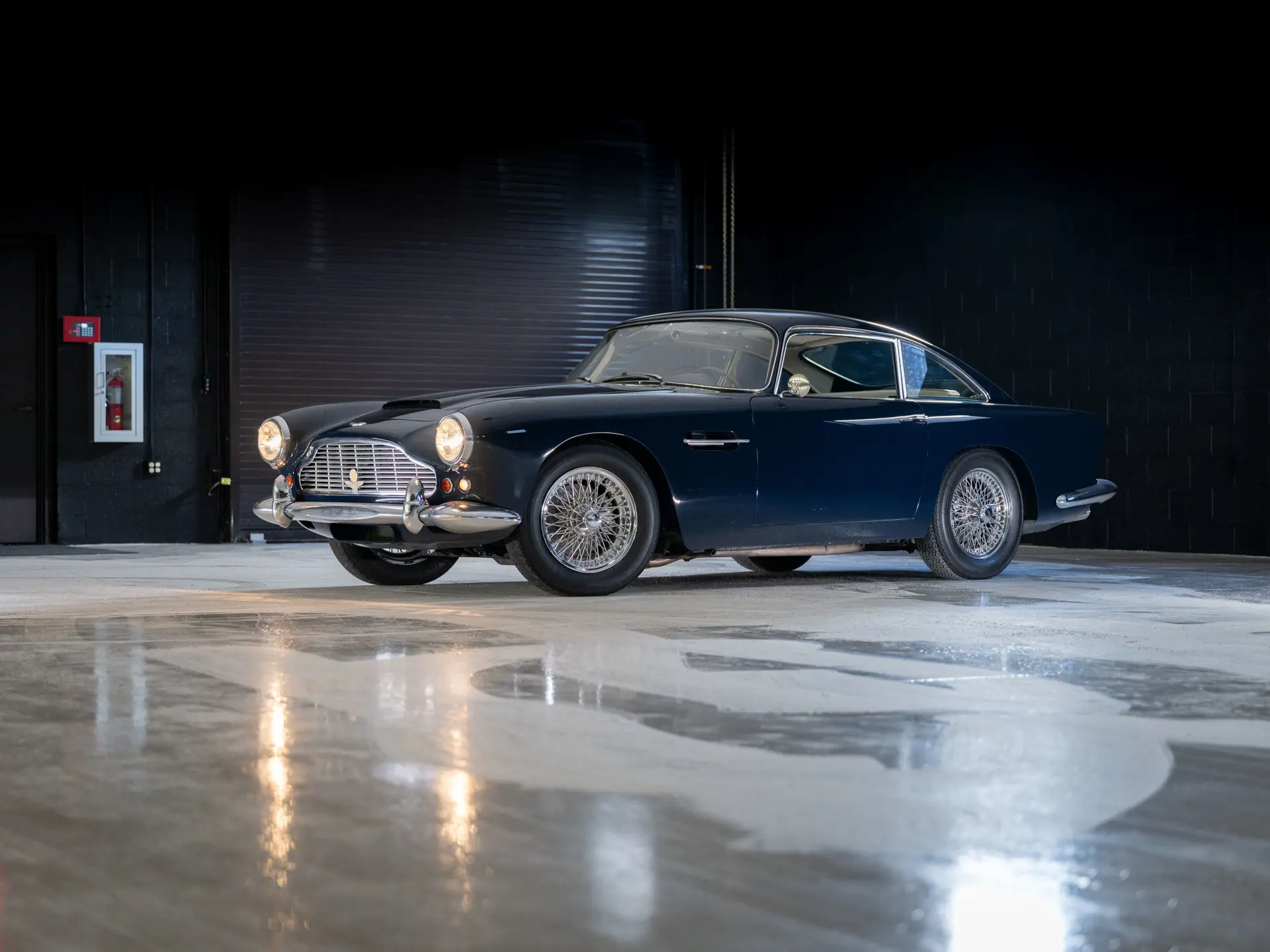 DB4883L