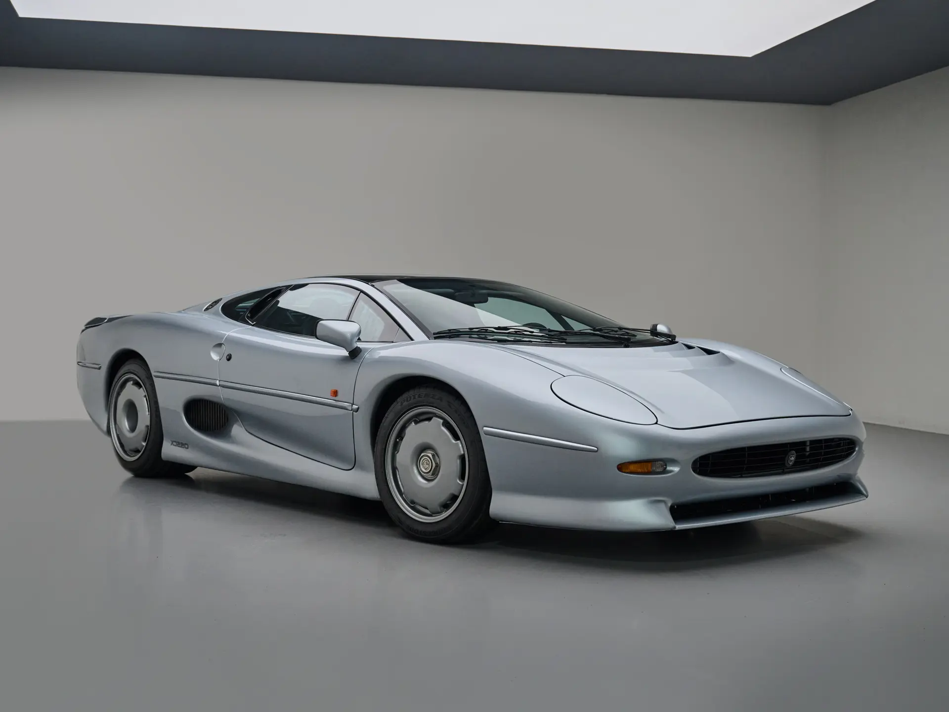 1993 Jaguar XJ220 | Dubai | RM Sotheby's