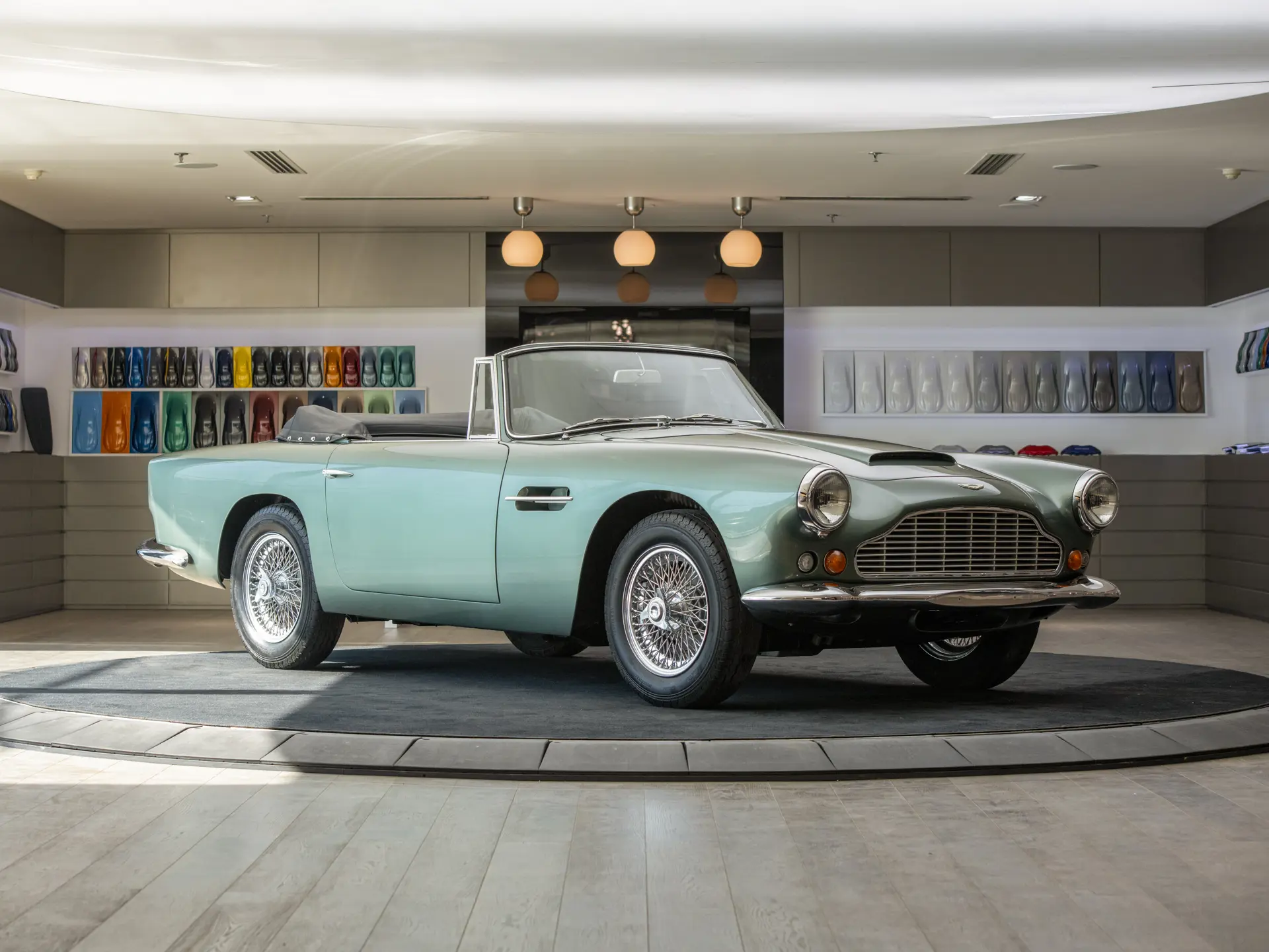 DB4C1082L