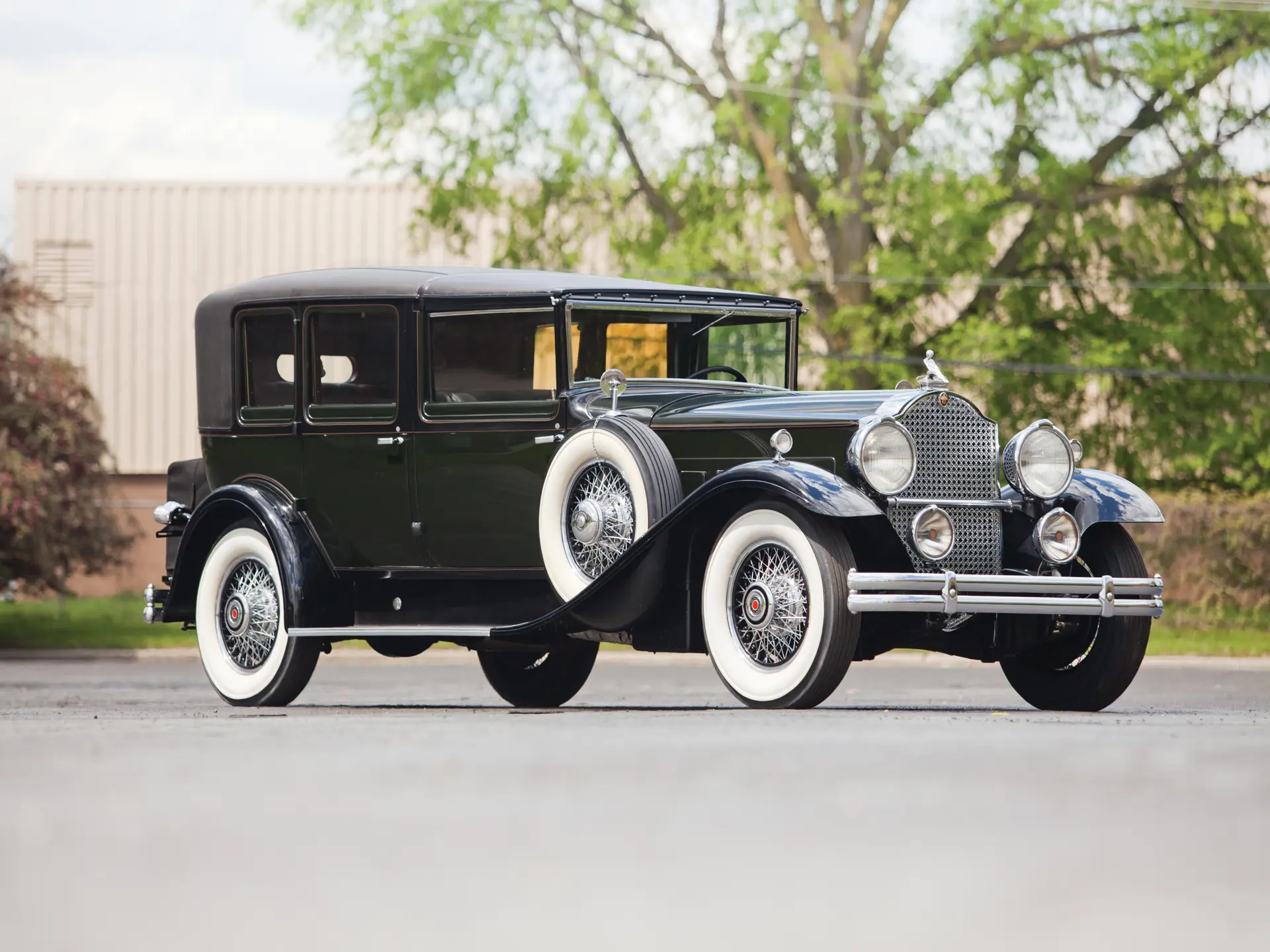 1930 Packard LeBaron 1:18-Scale Diecast Car With A Blue Two