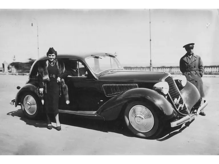 The De Cordova family with their 6C 2300 Pescara when new.