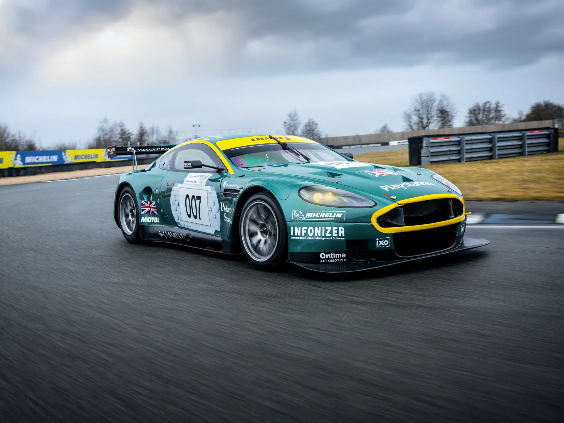 ロム　ＧＴ　Ｓｐｉｒｉｔｓ　アストン・マーティン　ＤＢＲ９　ロードカー　シルバー ロム GT Spirits アストン・マーティン DBR9