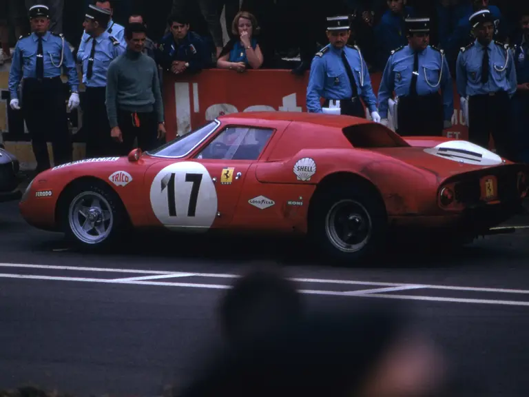 Chassis no. 5893 at the 1969 24 Hours of Le Mans.