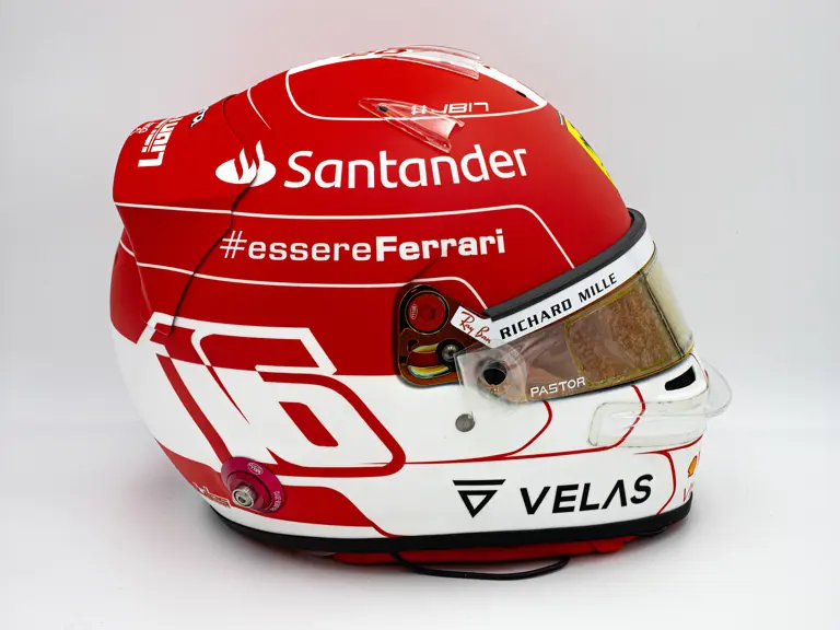 スポーツ選手 C.Sainz 2022 Ferrari F1 Used Visor Bell スポーツ選手 C.Sainz 2022 Ferrari F1 Used Visor Bell
