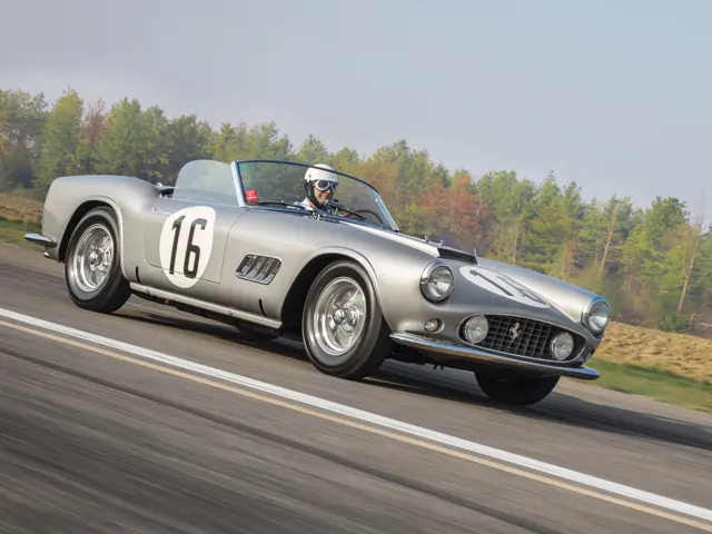 値下 AMR (1/43) フェラーリ 250GT California 値下 AMR (1/43) フェラーリ 250GT California