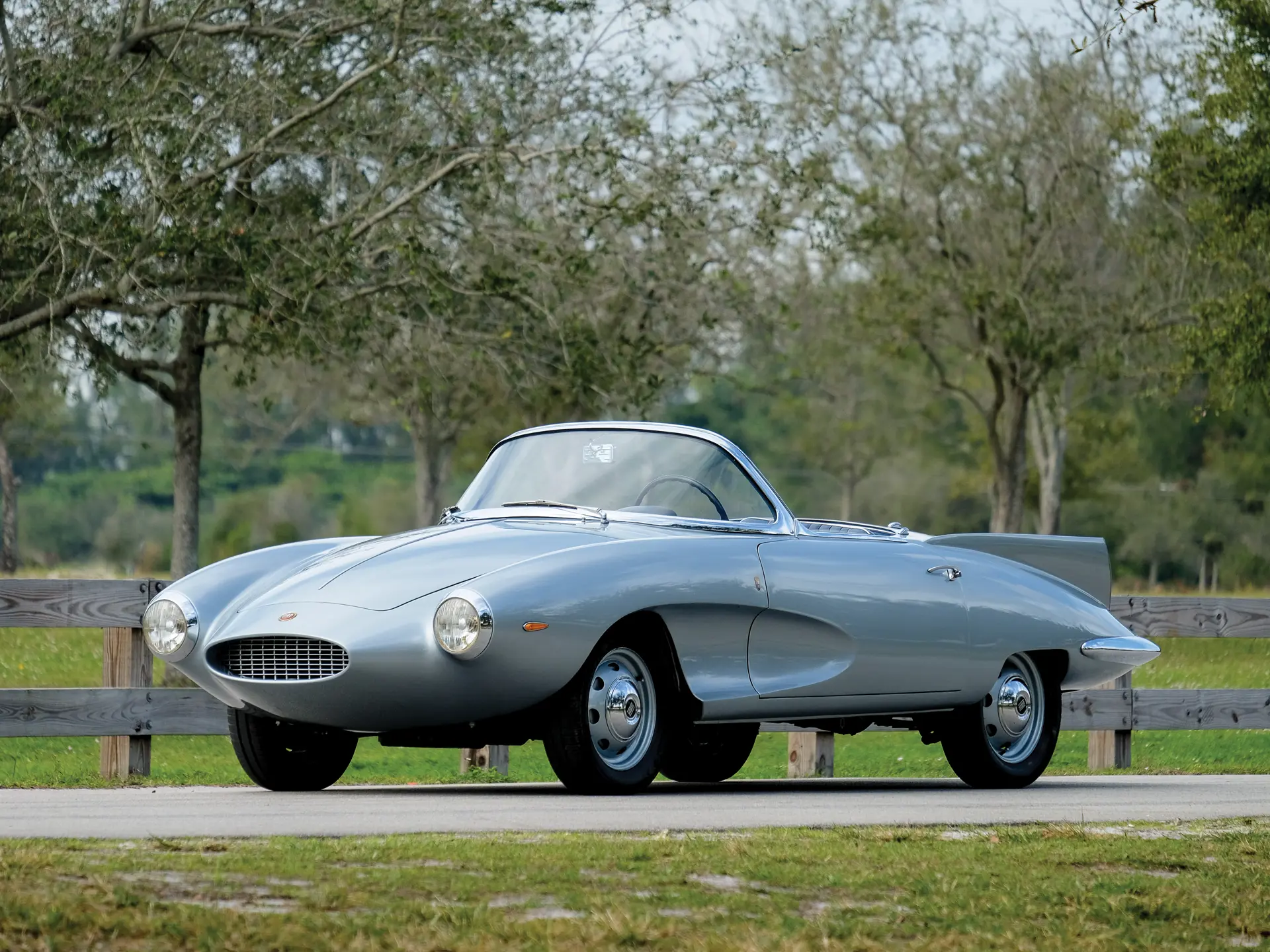贅沢 1957 Fiat-Stanguellini Bertone by America Spider 1200 乗用車